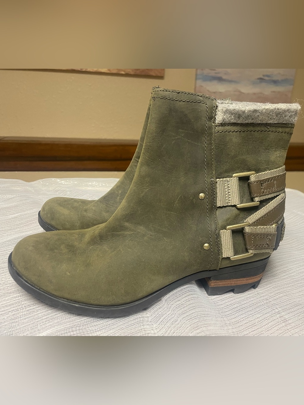 Sorel Olive Green Suede Ankle Boots with Buckle Straps
